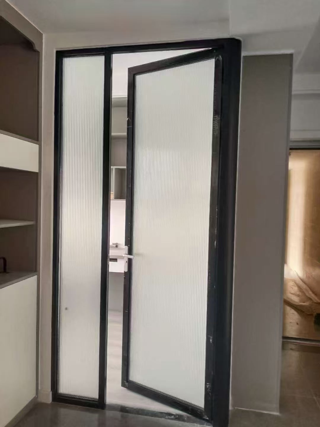 Aluminium Tempered Glass Swing Door